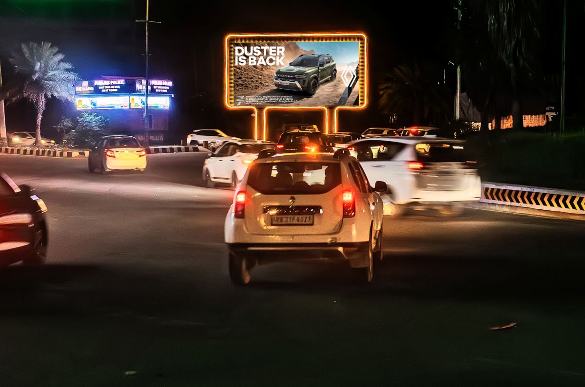 "Chandigarh Airport Chowk LED5 _ SLOT1
(1 Slot 10 Sec,Loop=120 Sec)" only still, no video, no motion poster